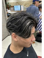Dominion BarberShop【ドミニオンバーバーショップ】【9月中旬 NEW OPEN(予定)】 テーパーフェード×前下がりセンターパート×ホワイトメッシュ