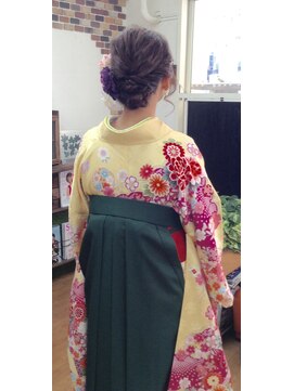 サロンド クラフト(salon de craft) 【卒業式】ふわふわ毛束のルーズシニヨン袴スタイル♪