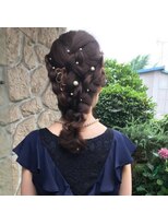 エム デ ヘアー オカダ&nbsp;編み込みパーティーアップ