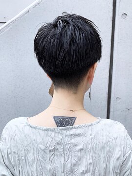 モリオ フロム ロンドン 成増店 ！黒髪刈り上げショートレイヤー