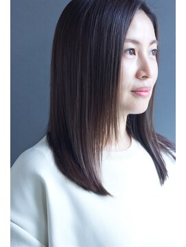 美容室 ロハン まとまり易いストレートヘアー