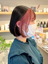 ホーム(HOME)&nbsp;ブリーチインナーカラーピンクカラー前髪カットトリートメント