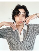 ホロ(hollo) ウルフブラックアッシュレイヤーパーマ