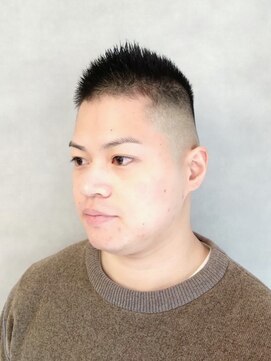 ソアー 新大阪(SOAR) ソフトモヒカンボウズグラデーションフェードカット【新大阪】