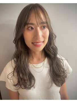 リッカ ギンザ バイ バッカ(Licca GINZA by bacca) グレージュ ウェーブロング