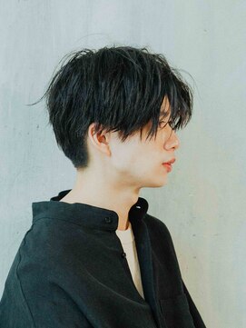 プラスワン(plus+one) 無造作センターパート/２ブロック風刈上げマッシュ