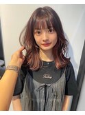 ピンクベージュ