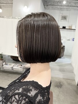 アオゾラヘアーカミノウラ(AOZORA HAIR kaminoura) スリークボブ シンプルストレート アッシュブラウン 髪質改善