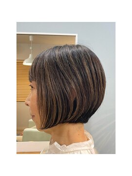 重めショートボブ