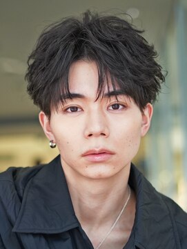 バイフィフス 原宿/表参道(by fifth) 緩め波巻きスパイラルパーマシャドウパーマメンズセンターパート