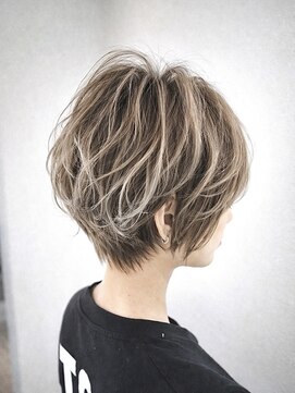 アイズ(I's) くびれショート×ハイライト×マッシュ