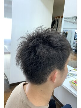 ヘアーアンドスパ ベアーズ 2 おしゃれ刈り上げ
