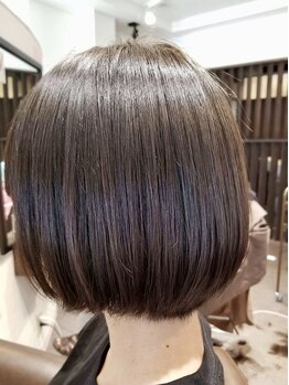 ヘアメディアブロー(Hair Media BLOW)の写真/小顔に見えるショートヘアが大人気☆お客様の骨格や理想に合わせて、360°バッチリキマるスタイルに！