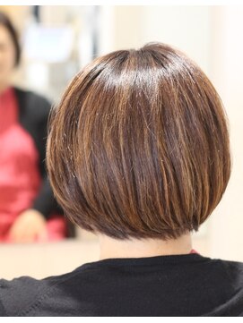 パーマ トゥ カエル(perm.to.caelu) ボブ