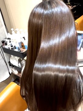 シアン(CYAN) メテオストレート/新宿/ネオメテオ/アルカリ酸熱トリートメント