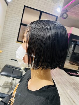 ストロベリーR. やわらかぱっつんボブ