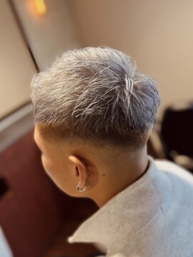 ジェイソンバーバー 2nd(JASON BARBER) ブリーチショート！ホワイトシルバーカラー