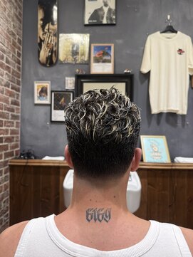 チルチェア 高円寺店south area.(CHILL CHAIR) テーパーフェード×メッシュスタイル <高円寺> <バーバー>