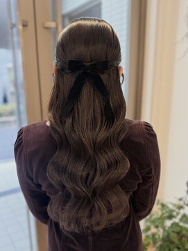 アヴェイル ヒロオ(a'vail Hiroo) 艶髪 × ハーフアップヘアアレンジ
