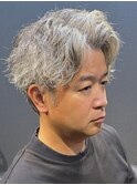 白髪×パーマ×刈り上げ