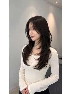 マンス ルージュ 博多店(Mince Rouge) 流れる前髪ロングレイヤーカット