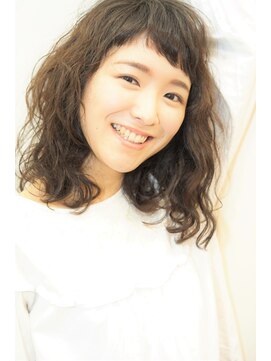 ヘイル(hale) アシメバング×ふわふわパーマ