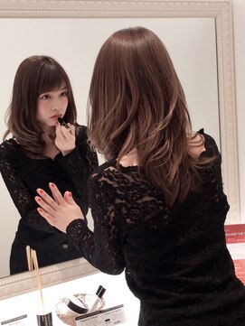 ロンドフルール 大宮東口(Lond fleur) 【Lond fleur 山本翔一郎】フォギーベージュの可愛いミディアム