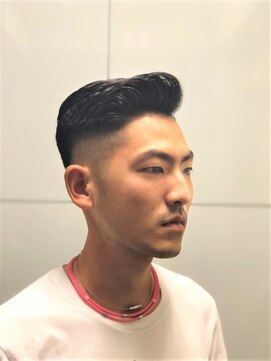 ディスイズバーバー(THIS IS BARBER) バーバースタイル サイドパート アップバング 黒髪 【札幌】