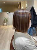 20代30代大人かわいいハイライト前下がりショート