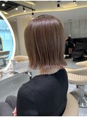 ★グレージュカラー斜めバングデザインカラーシルキー ベージュ