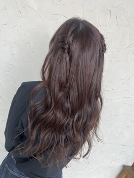 チャルム (Charom) ねじねじハーフツインヘア