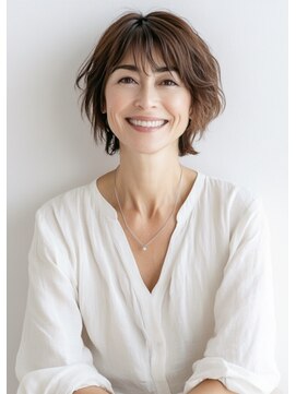 アヴァンス プロデュース バイ エガオ 大阪梅田店(AVANCE. PRODUCED by EGAO) ショートウルフカット＋ふんわりパーマ【梅北40代50代60代髪型】