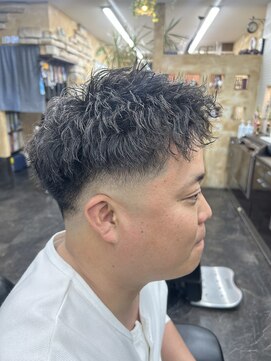 ヘアーエステ グランツエッセ(hair esthe GlanzEsse) ソフトツイスト×ミドルフェード