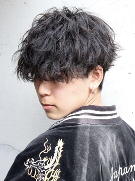 ルーシー 渋谷(LUCEY) ツイストスパイラルパーマ波巻きパーマメンズカットメンズパーマ