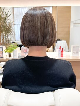 白髪ぼかし/ボブ/ハイライト