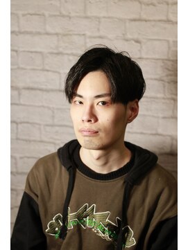 銀座マツナガ 新宿野村ビル店 【新宿/理容室/バーバー】センターパート