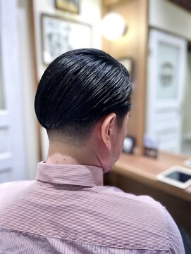 フォーコーナーズ(Four Corners) 大人スキンフェードツーブロック刈り上げマンバン30代40代