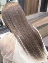 ケンジ 横須賀中央(KENJE)&nbsp;ブリーチカラーＷカラーミルクティーブロンドシルバーグレージュ