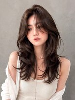 アビリタ(abilita)&nbsp;レイヤー 韓国 顔周りカット センターパート 透明感カラー 20代