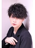 ツイストスパイラルパーマ ウェーブマッシュ 波打ち黒髪メンズ