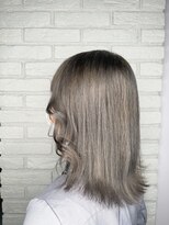 リーオオサカ(Lee Osaka)&nbsp;【Lee大阪店】ブルーからグレージュにチェンジ/新出奈津樹