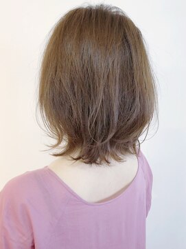 リコ(LIKO) 大人のナチュラル外ハネミディ☆くびれシルエット/レイヤー