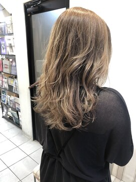 ペネロープ(Penelope) ［新宿］ハイライト/クリアベージュ/レイヤー　担当　夕島