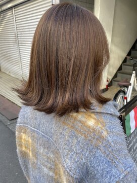 カミナ(KAMINA) 外ハネロブスタイル。