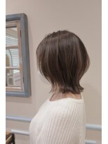 リベルタ(Re:berta)&nbsp;白髪染めアッシュグレージュ外ハネウルフ20代30代40代50代