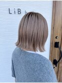 ハイトーン×切りっぱなしボブ
