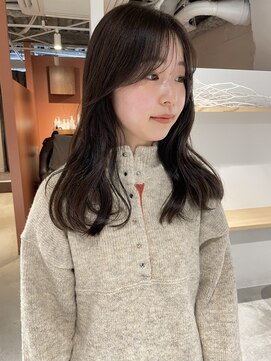 コフィー バイ メルト 吉祥寺(cofy by melt) 【松本咲花】韓国風センターパートレイヤーカット艶感グレージュ