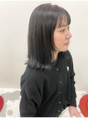 透明感あるネイビーカラー