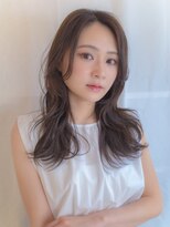 トローノ 栄(TRONO)&nbsp;顔周りカット　前髪なし　アッシュブラウン　ロング　カール