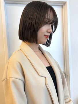 パーク 福岡天神西通り店(parc) シルバーグレージュ 透明感カラー ストレート 切りっぱなし